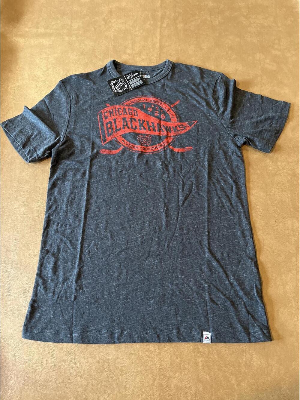Chicago Blackhawks Majestic T-Shirt Gray (Adult Medium) NWT